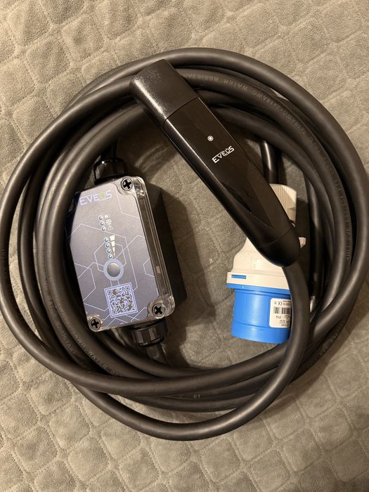 Зарядне зарядное устройство Eveus Svartex 16-48A Nacs,GBT,T1,T2