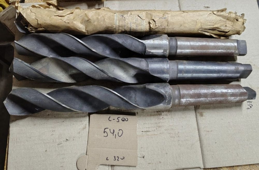 Сверло перовое и перья и обычные