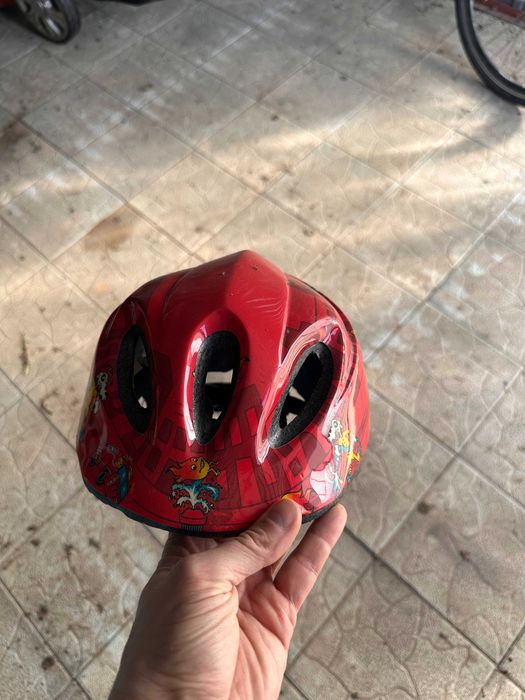 Kask rowerowy dziecięcy – regulowany, motyw strażacki