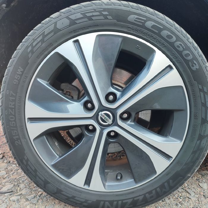 Nisan Life 40 TEKNA + З АВТОпаркуванням топова версія