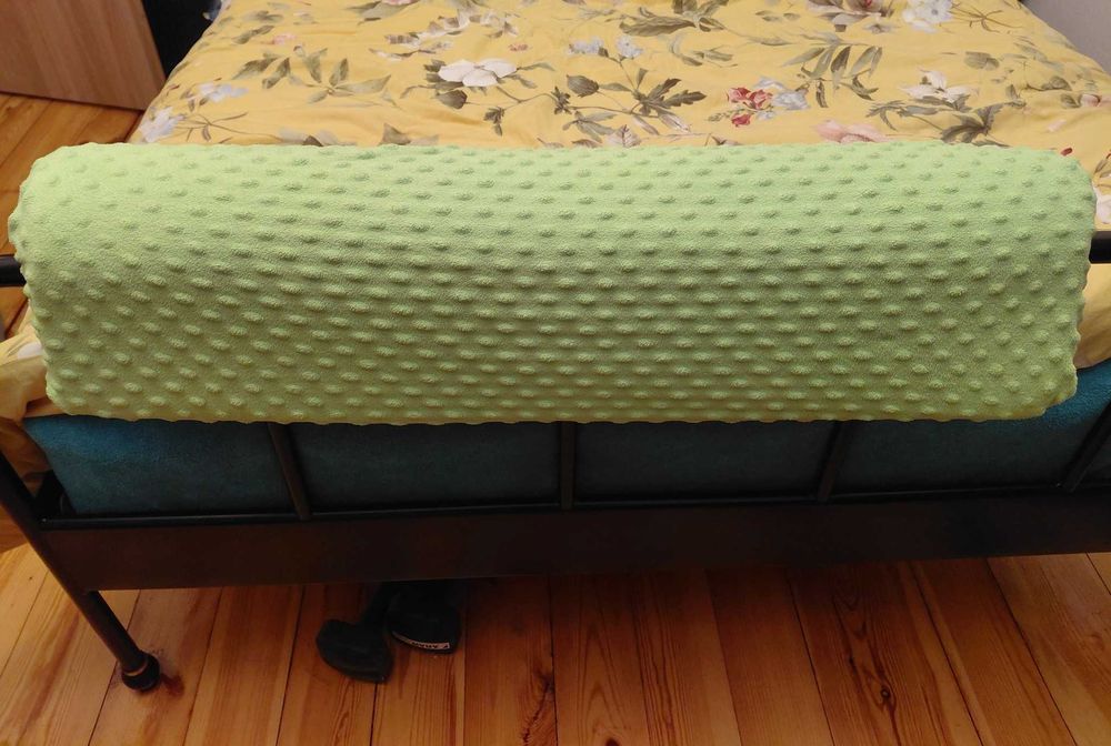 Ochraniacz na barierkę łóżka