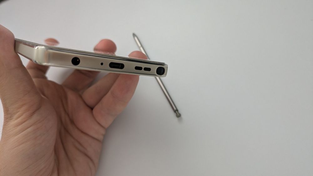 Купити смартфон Motorola G Stylus 5G 2024, 12/128Гб, Snapdragon 6 Gen1