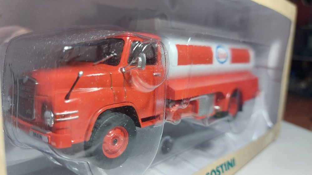 Camião cisterna MAN 626 H Esso