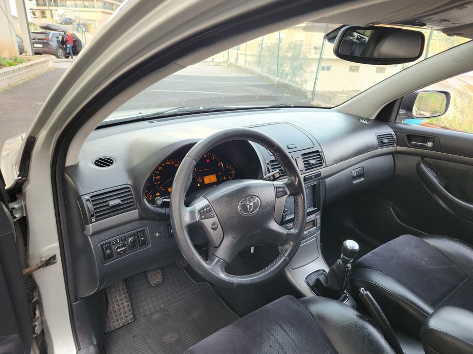 Toyota Avensis SW 2.2 D-4D 177cv Nacional