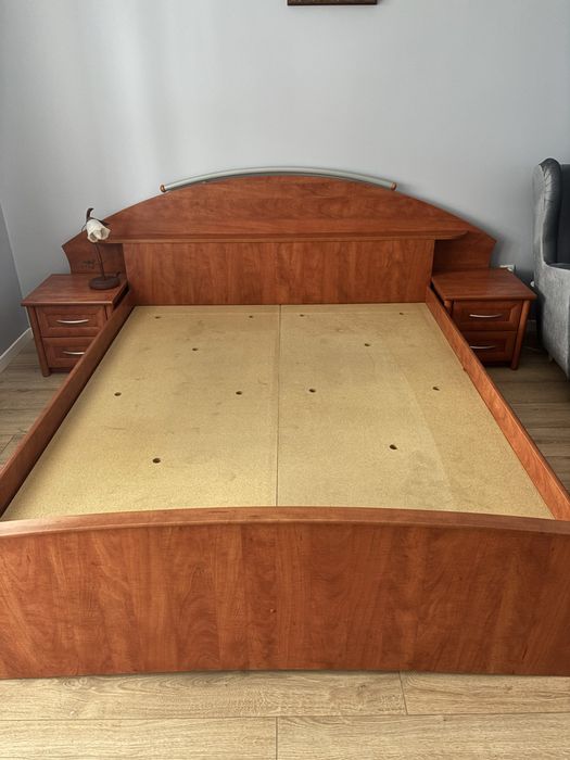 Łóżko komoda lustro szafki nocne