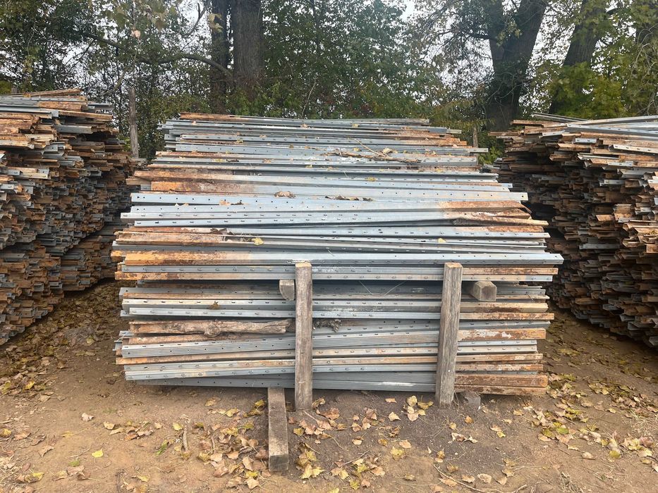 Реалізуємо матеріали зі шпалери (б/в)