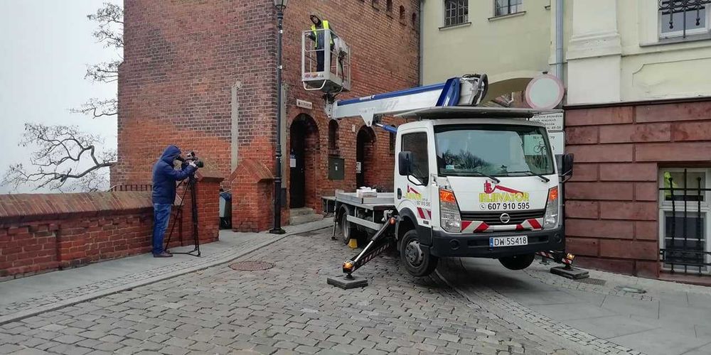 wynajem podnośnika koszowego zwyżka