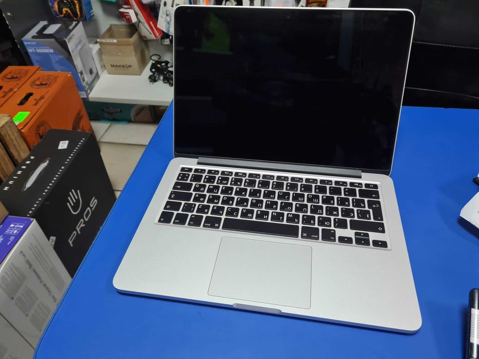 Apple MacBook Pro 13 2015/i5/2.4ghz/8gb
