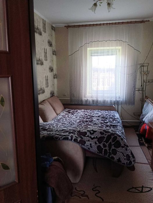 Продам будинок з меблями в місті мена