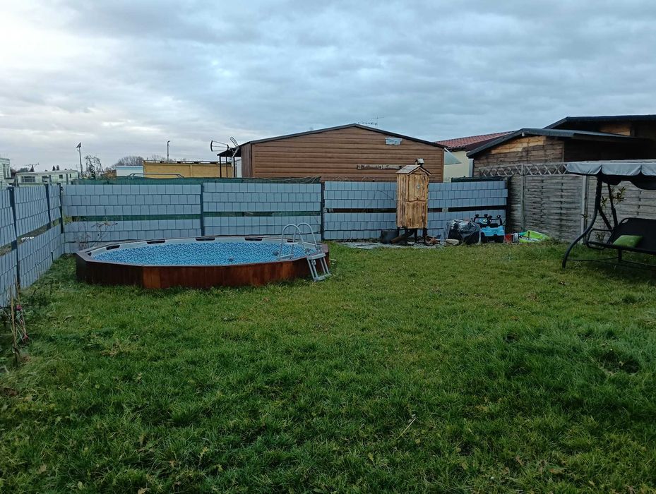 Działka Niewiesze z domkiem Holenderskim