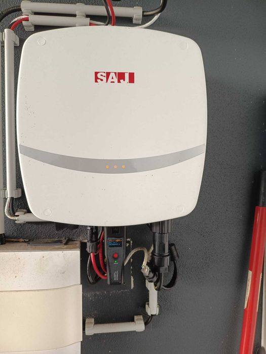 Sistema Fotovoltaico usado (Inversor SAJ 1kw + 3 Paineis Fotovoltaicos)