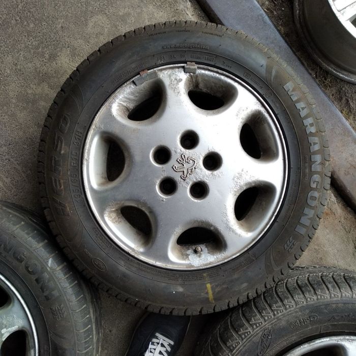 Диски з шинами на Peugeot 605