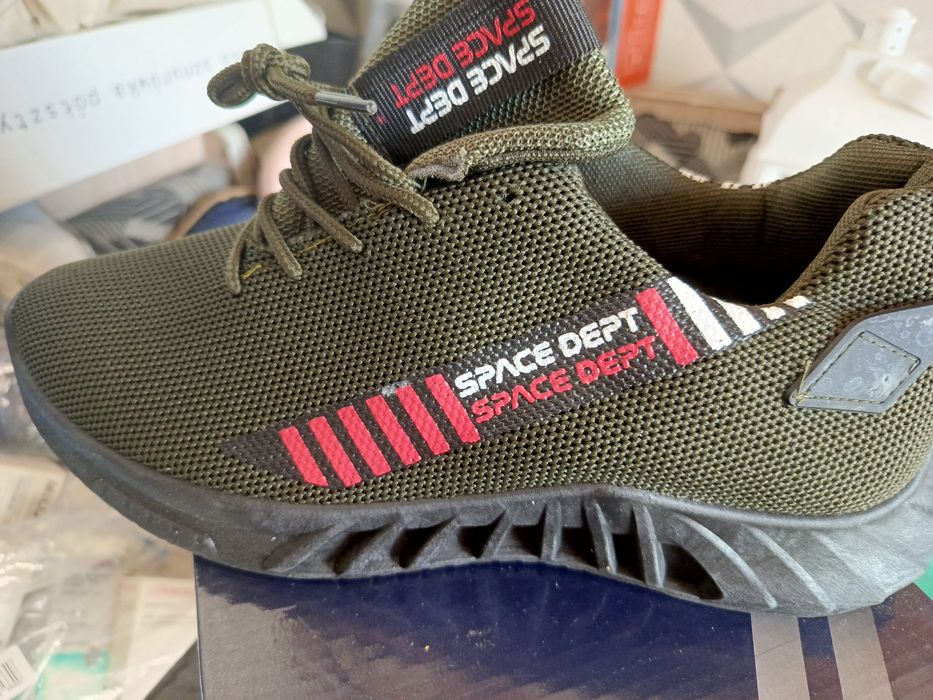 Buty znanej firmy dodatkowo prezent