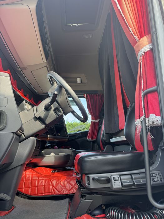 Scania em bom estado