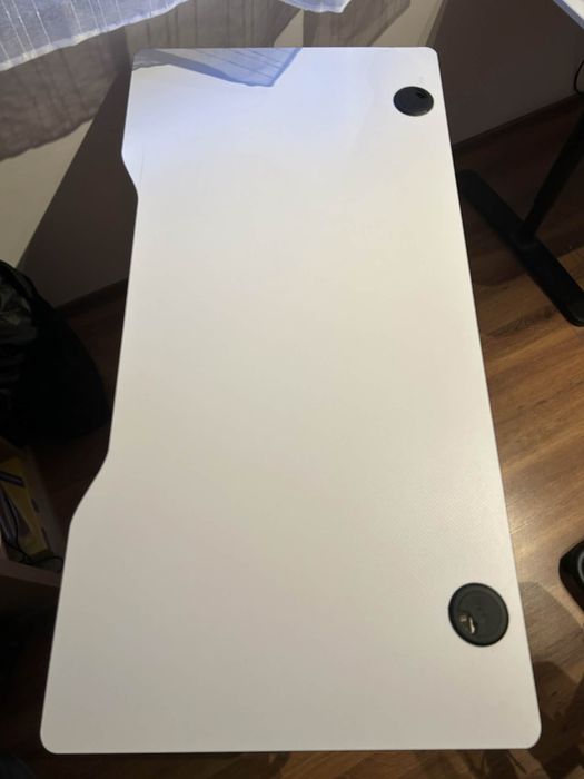 Sprzedam biurko firmy huzaro