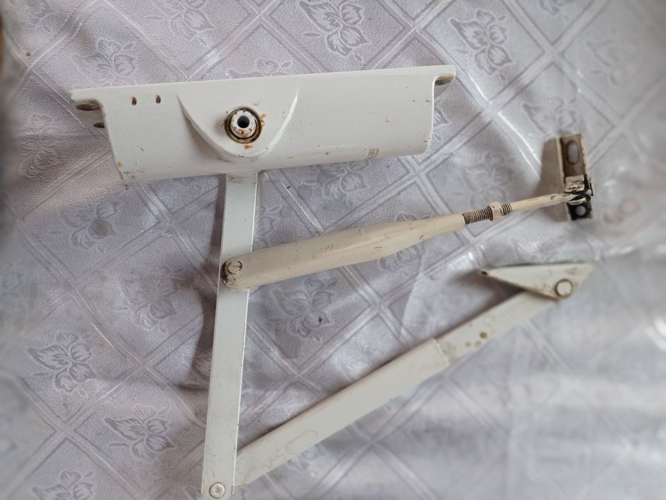 Доводчик дверей -2 шт