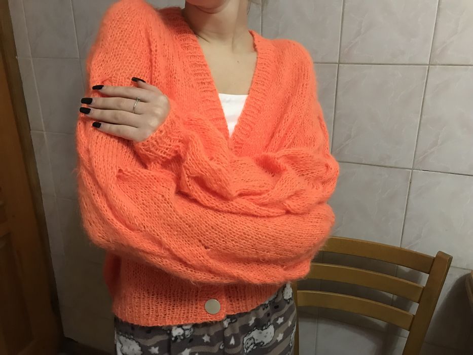 Продам Кофточка паутинка .