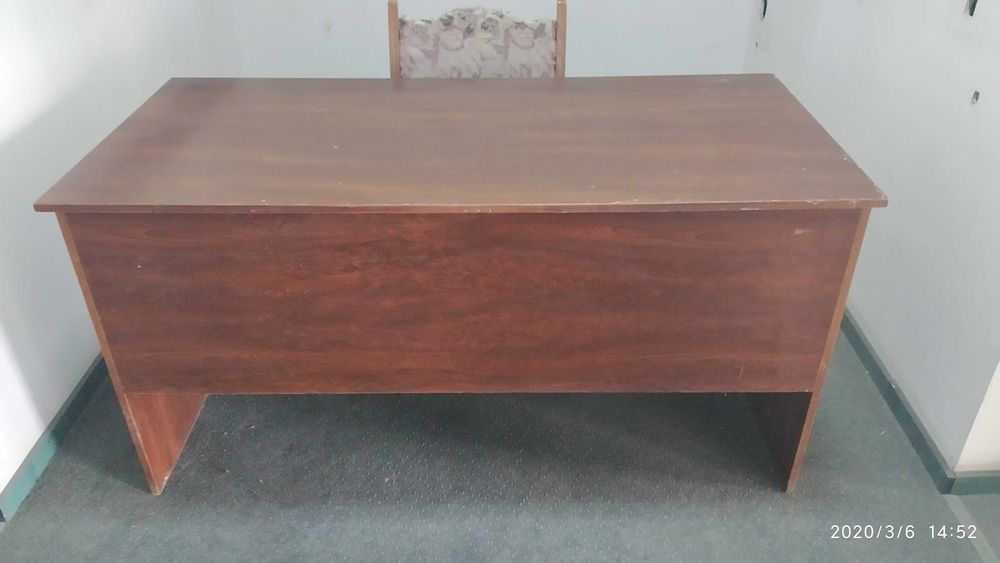 Розпродаж меблів офіс різних