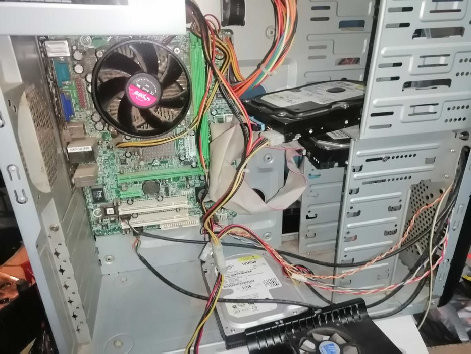 П К    Компьютера не рабочие 2 ШТ Мониторы