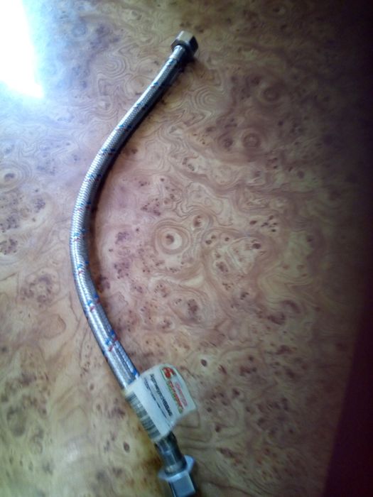 Шланг соединительный новый, картридж 40 мм. для смесителя, шланг