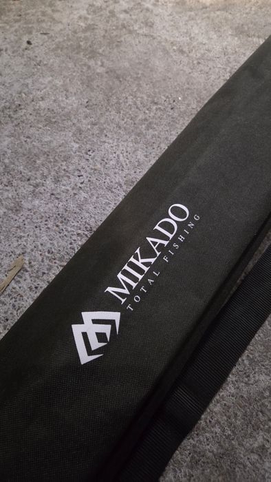 Trójnóg do ważenia ryb Mikado