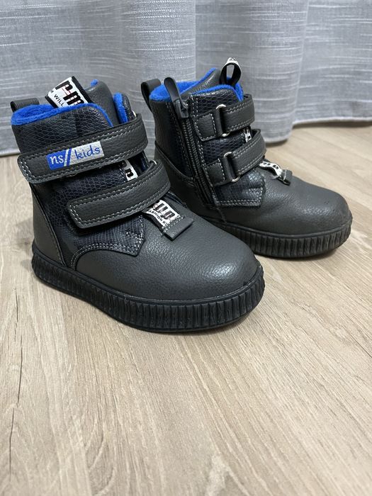 Продам взуття для хлопчика