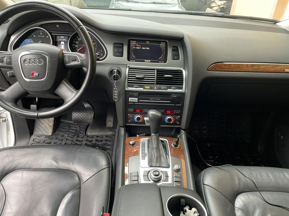 Ауді q 7 3,0 тді