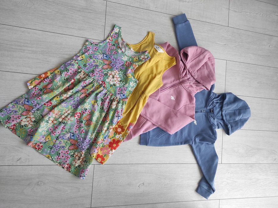 Bluzy i sukienki 128 dziewczynka