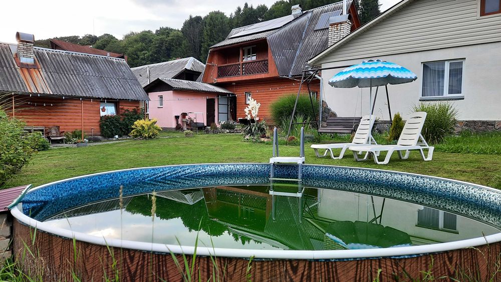 Котедж будинок "Біля річки"