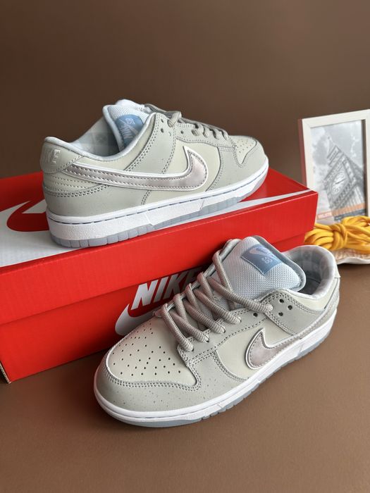 Nike SB Dunk White Lobster