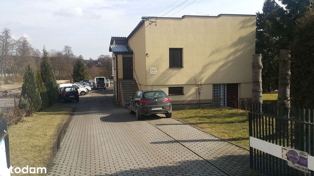 Dom z dużą działką i warsztatem!