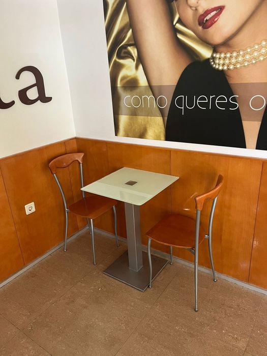 Conjunto de mesas para cafe confeitaria