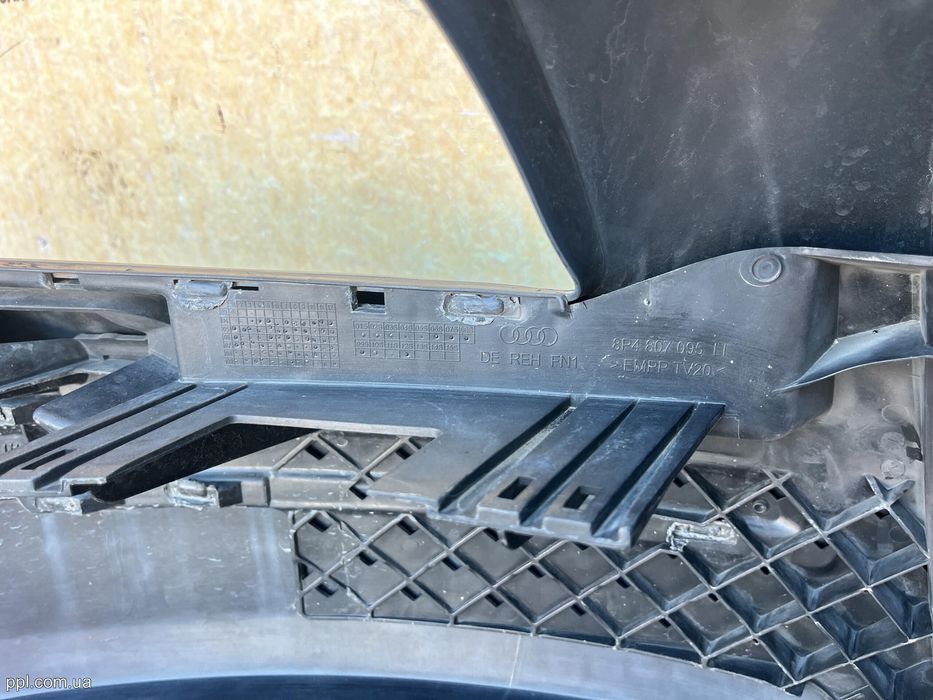 Audi A3 8P 05-08 Бампер передний решетка заглушка туманка 8P4807437