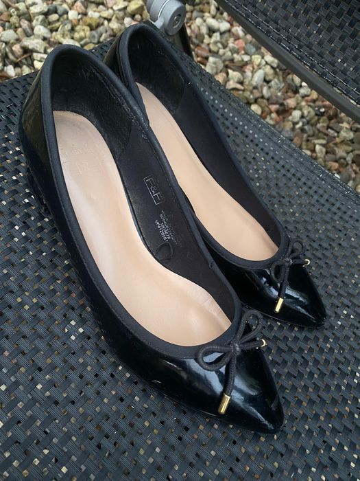 Buty na obcasie lakierowane