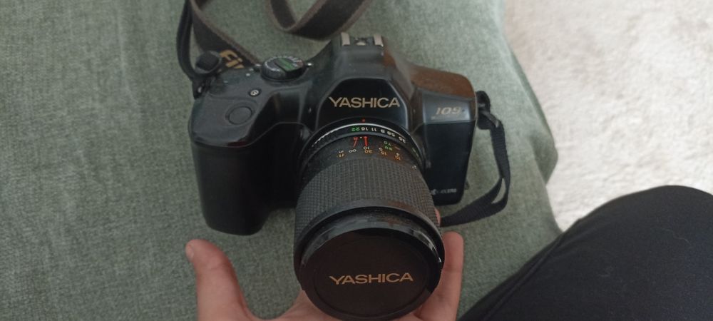 Câmara Yashica 109