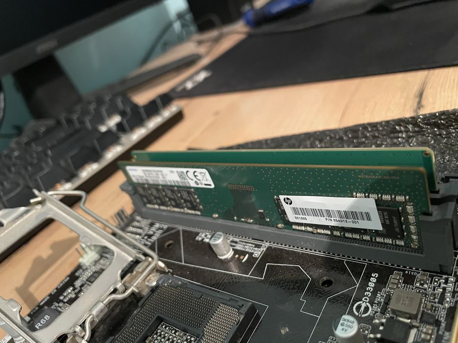 Материнська плата asus h110m-r, 16 gb ddr4 2400mhz