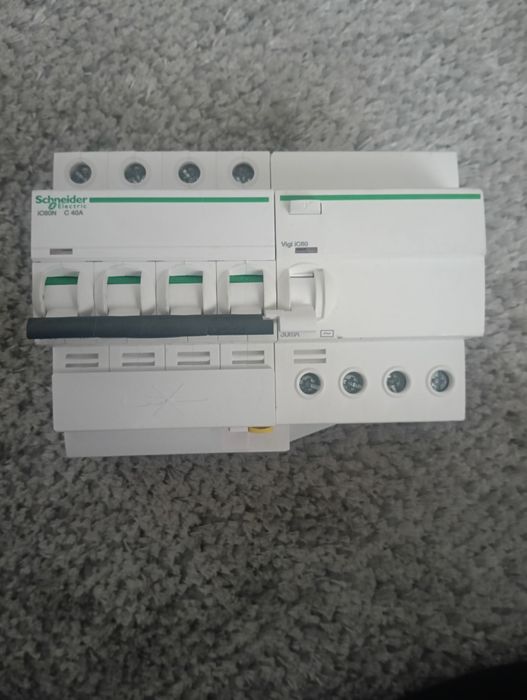 Vendo diferencial IC60N C 40A com Vigi IC60 (usado)