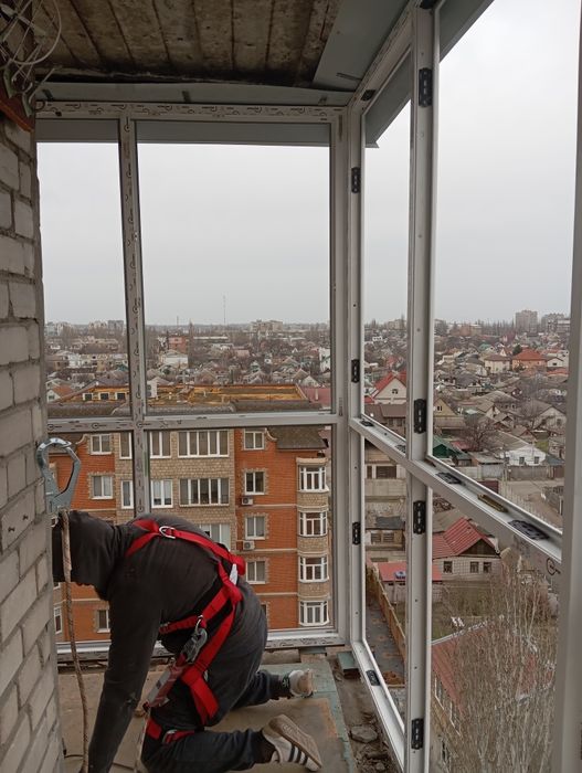 Установка металопластикових вікон  якісний монтаж.Установка вхідних дверей