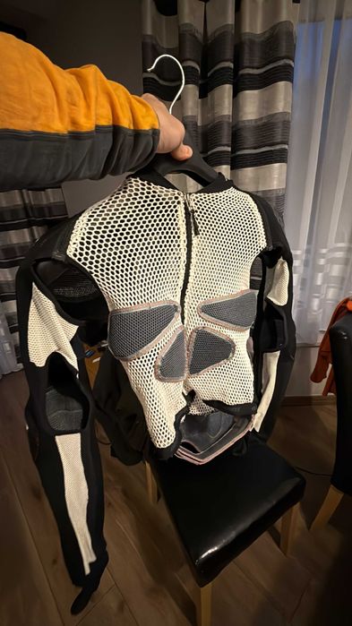 zbroja pancerz  plus nakolanniki Dainese snowboard motocross