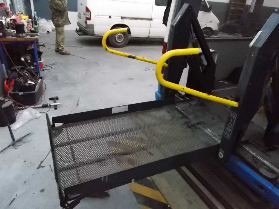 winda dla inwalidów Ricon stan bdb UDET Sprinter VW LT Master autobus