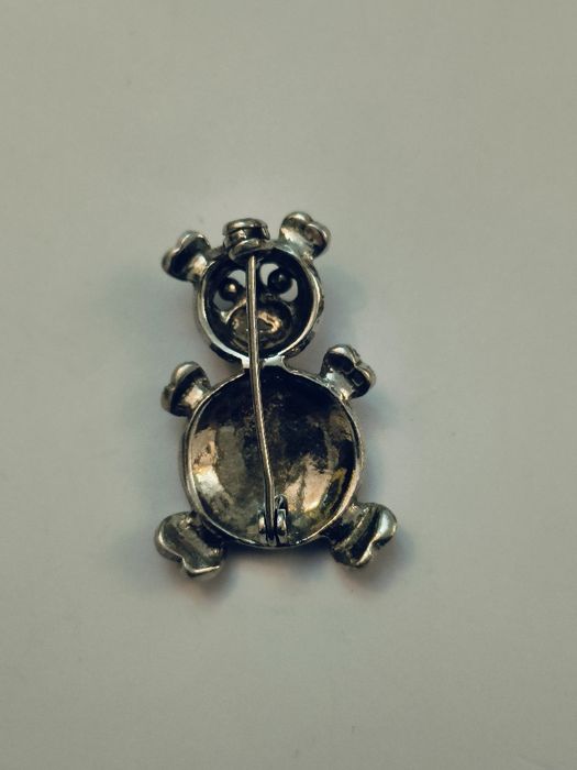Alfinete antigo ursinho com marcassitas