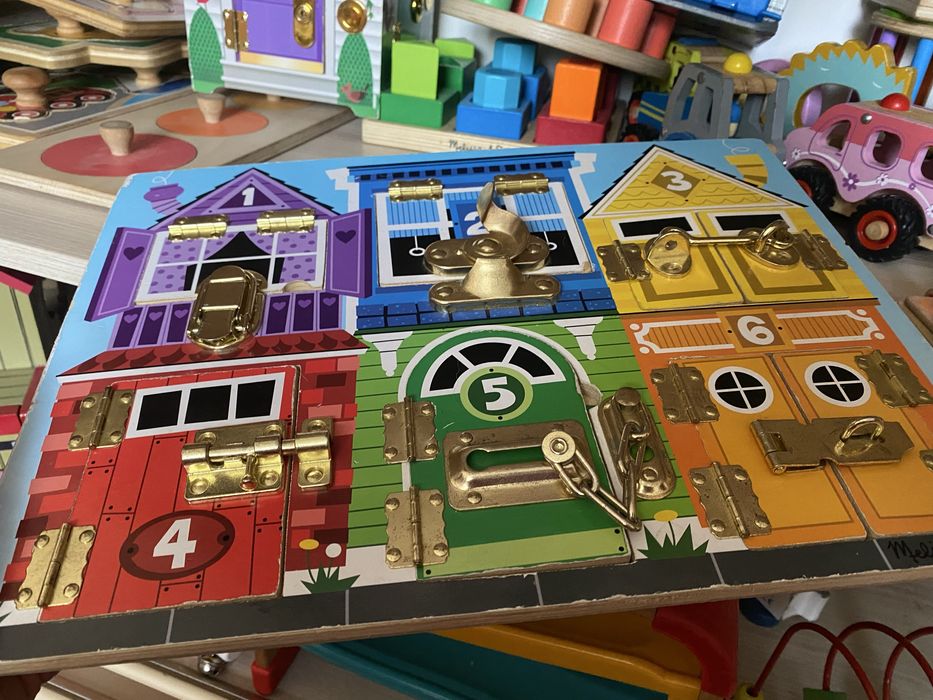 Деревʼяні розвиваючі іграшки від Melissa & Doug