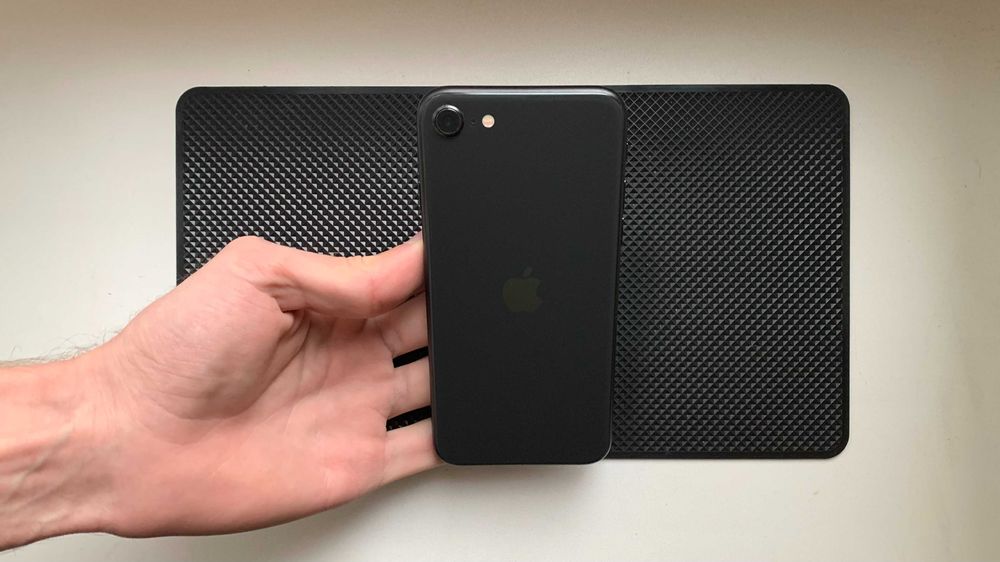 Как новый - iPhone SE 2020 - 64 гб - 85% АКБ - NEVERLOCK - BLACK