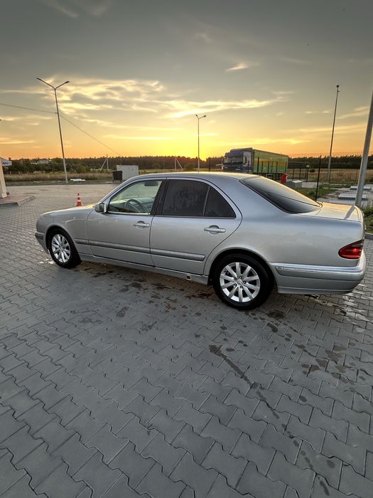Продам авто мерседес 210