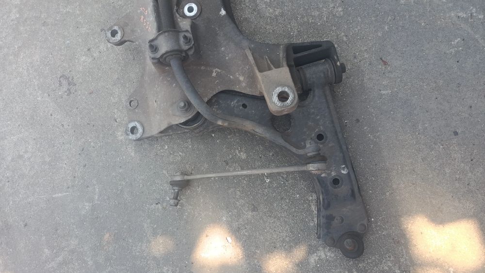 Charriot frente FIAT Linea (323_)