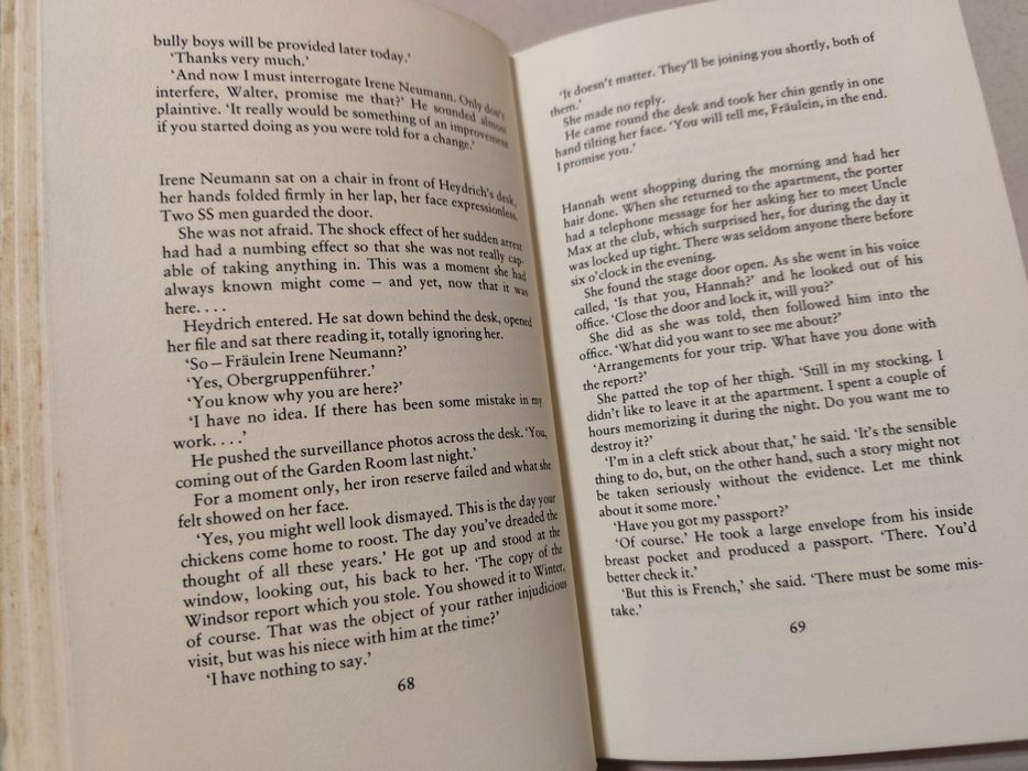 Livro: To Catch A King de Harry Patterson (Vintage)