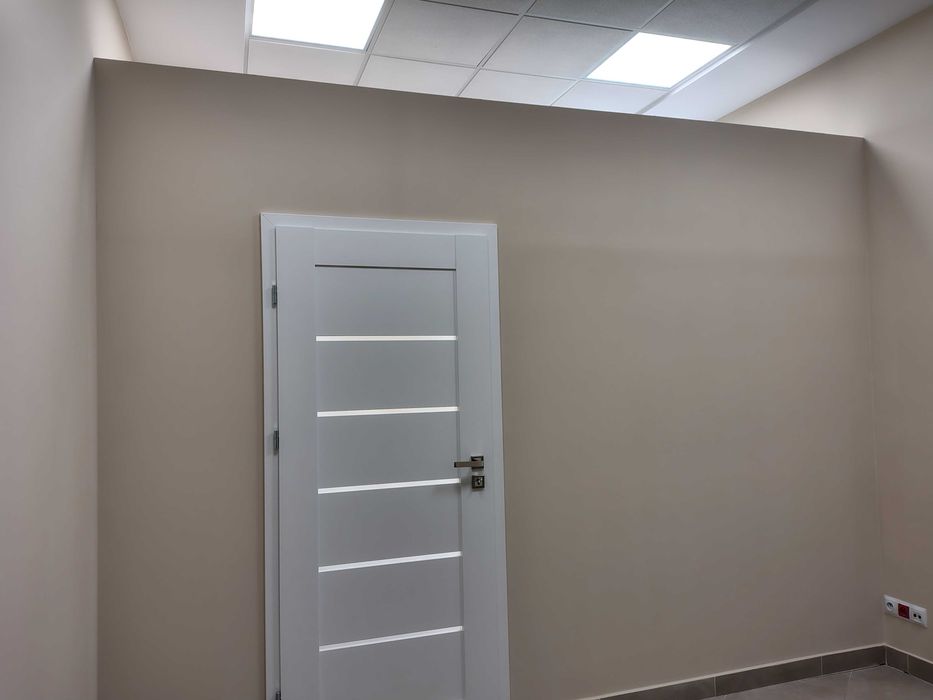 lokal w budynku usługowo - handlowym  w Jarosławiu