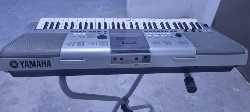 Синтезатор YAMAHA E413