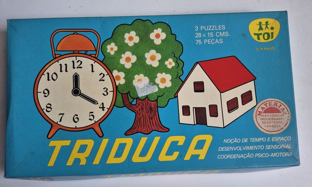 3 puzzles infantis em material embirração.