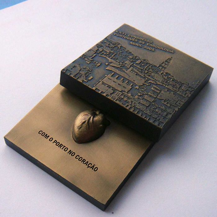 Medalha Escultura de Bronze Porto no Coração Cardiologia por RODRIGUES